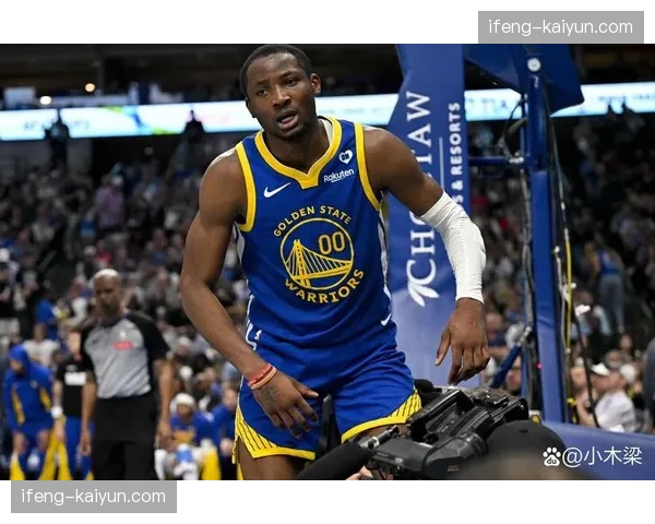 勇士客场一分之差负于快船,裁判漏判改变比赛势头成焦点 勇士客场一分之差负于快船,裁判漏判改变比赛势头成焦点