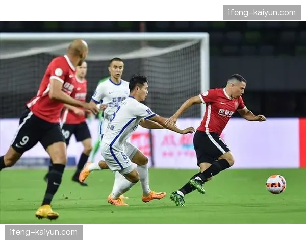 成都蓉城轮换策略：密集赛程下阵容调整，保持进攻火力稳定